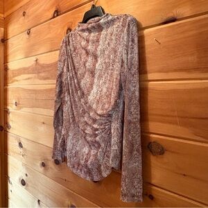 Cable & Gauge Snake Print Blouse size Large NWT